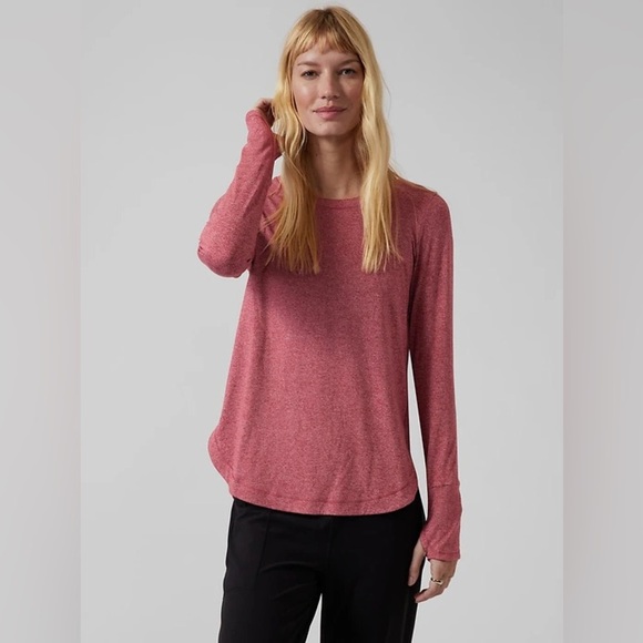 Athleta Burgundy Pink Long Sleeve Crew Neck Uptempo Top Curved Hem Side Slits L - Picture 1 of 9